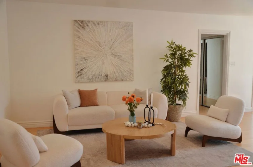 1328 Havenhurst Drive #202 photo 13