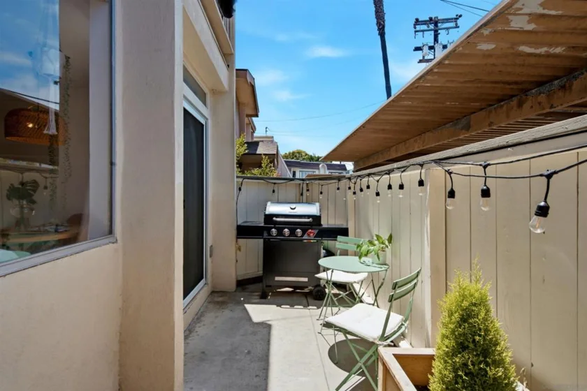 3063 Barnard Street #1 photo 13