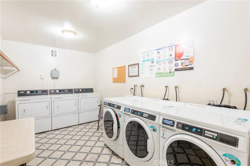 497 S El Molino Avenue #205 photo 22