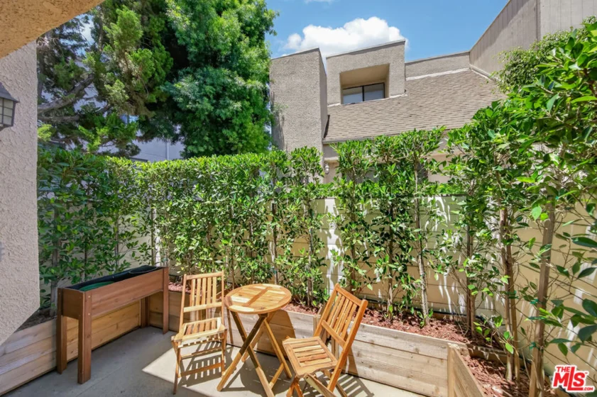 15173 Magnolia Boulevard #F photo 10