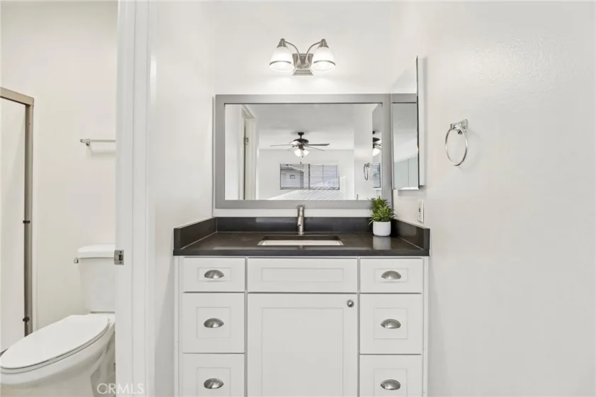450 W Vermont #2102 photo 26