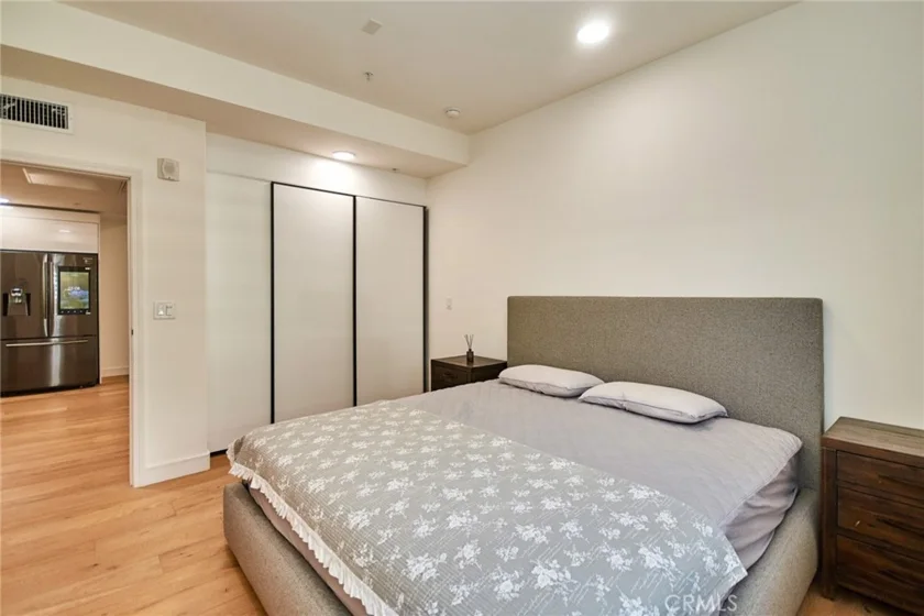 820 S Wilton Place #304 photo 15