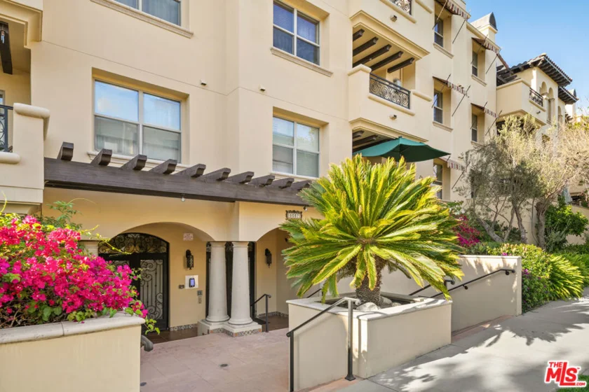 5037 Rosewood Avenue #301 photo 18