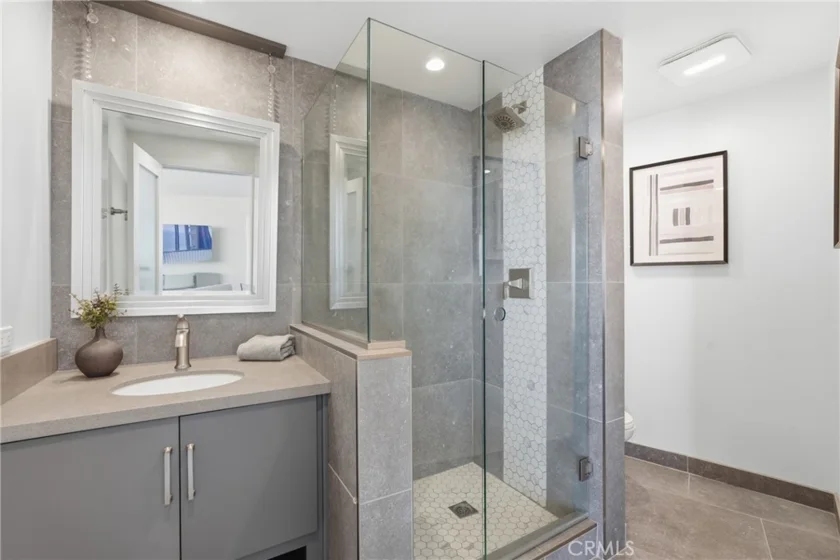 700 E Ocean Boulevard #2305 photo 9