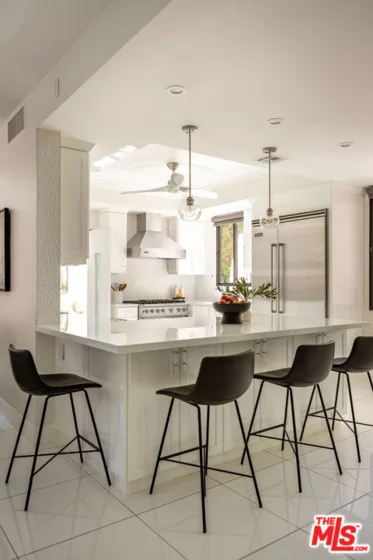 4460 Wilshire Boulevard #207 photo 33