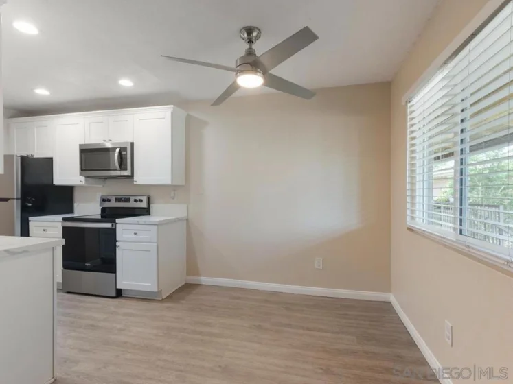 2094 E Grand Avenue #7 photo 19