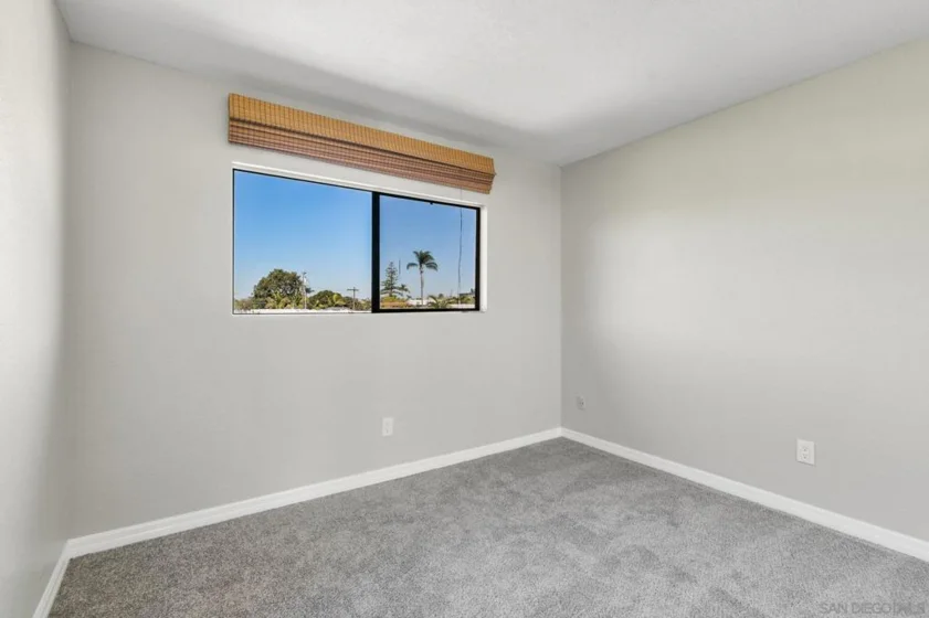 835 E Avenue #B photo 23