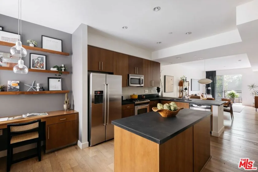 6001 Carlton Way #207 photo 1