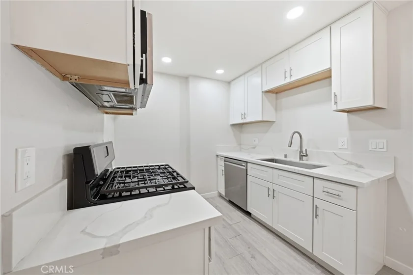 6600 Warner #205 photo 10