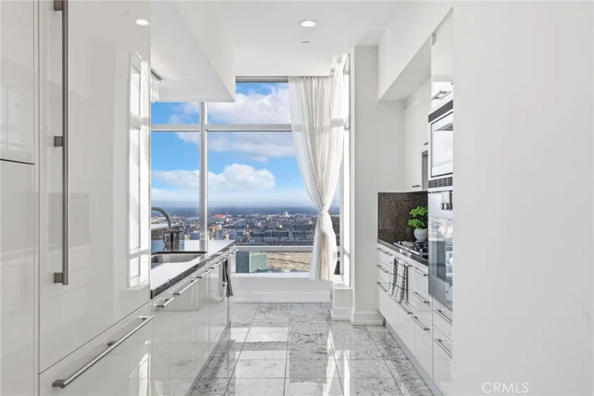 900 W Olympic Boulevard #30A photo 9