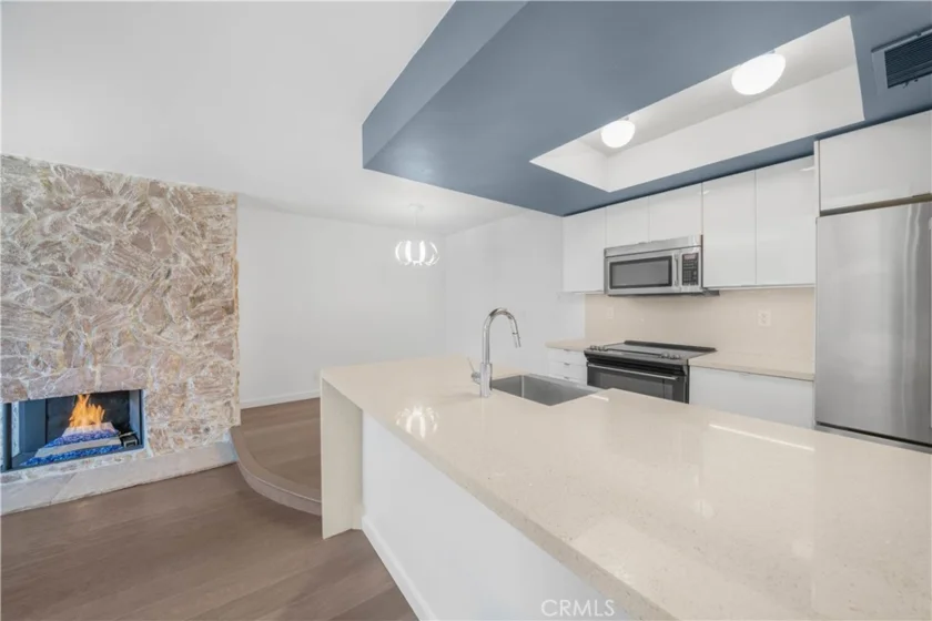 521 Montana Avenue #211 photo 8