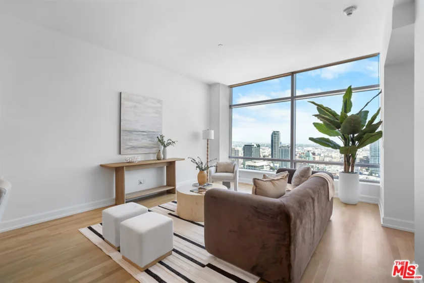 900 W Olympic Boulevard #37E photo 38
