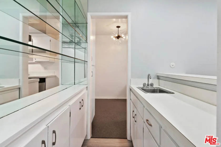 927 N Kings Road #107 photo 14