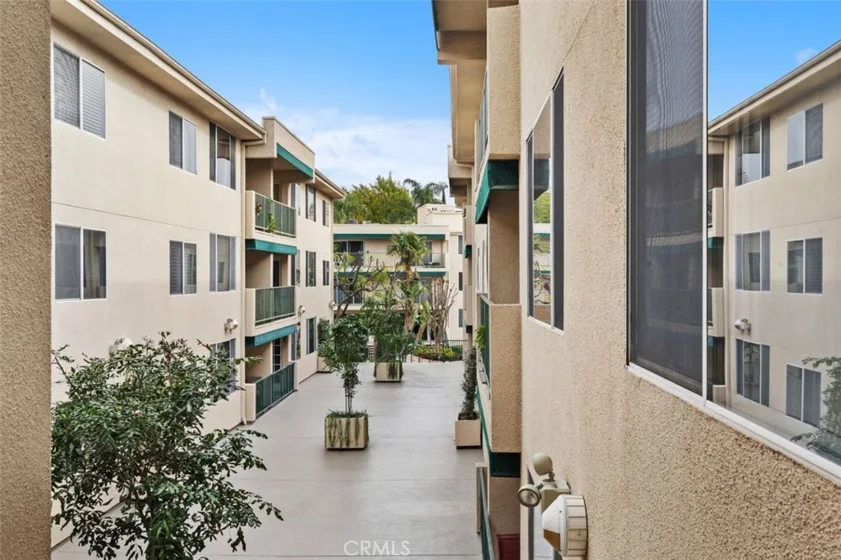 4501 Cedros Avenue #239 photo 32