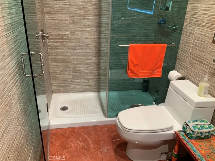 409 Burchett #220 photo 35