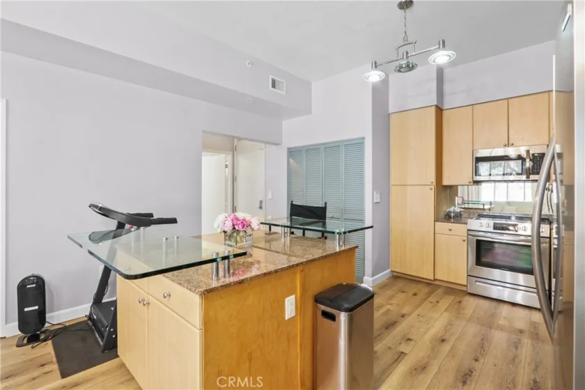 488 E Ocean Boulevard #105 photo 29