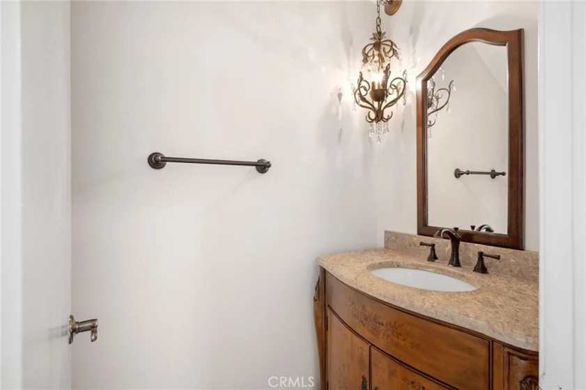 1349 N Columbus #21 photo 16