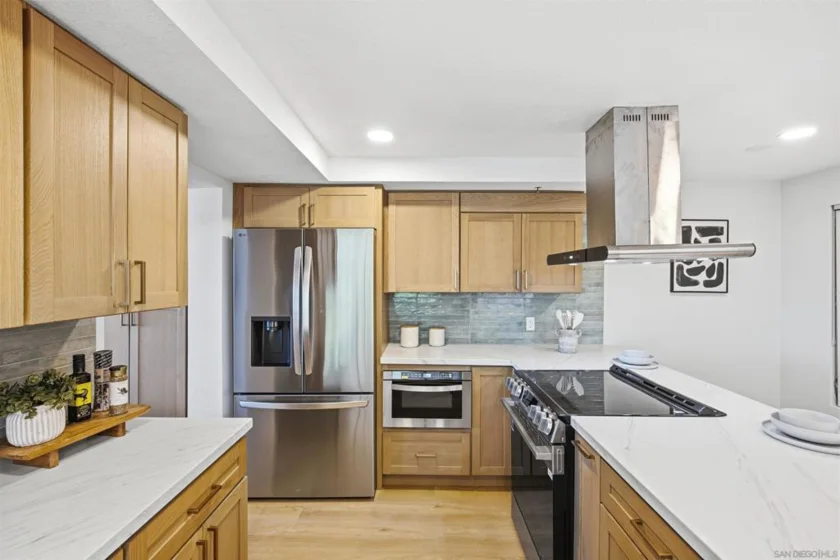 230 W Laurel #204 photo 12