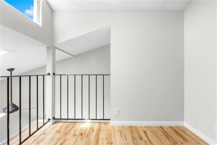 345 University #F6 photo 37