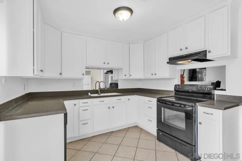 888 Cherrywood #Unit 3 photo 4