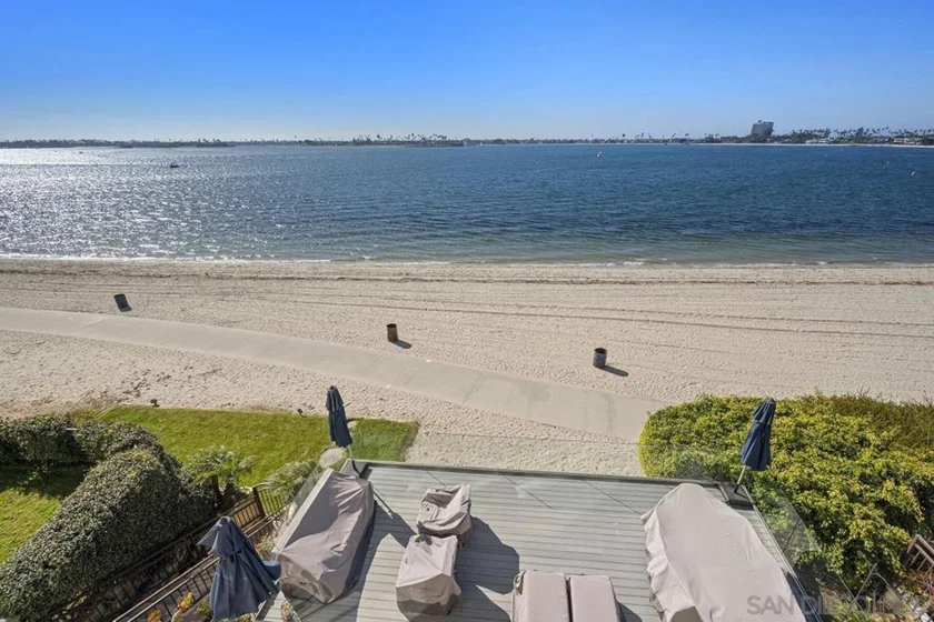 3828 Riviera Drive #2B photo 1
