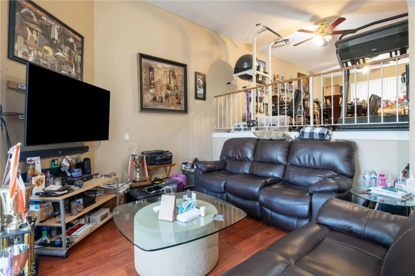 15106 Nordhoff photo 24