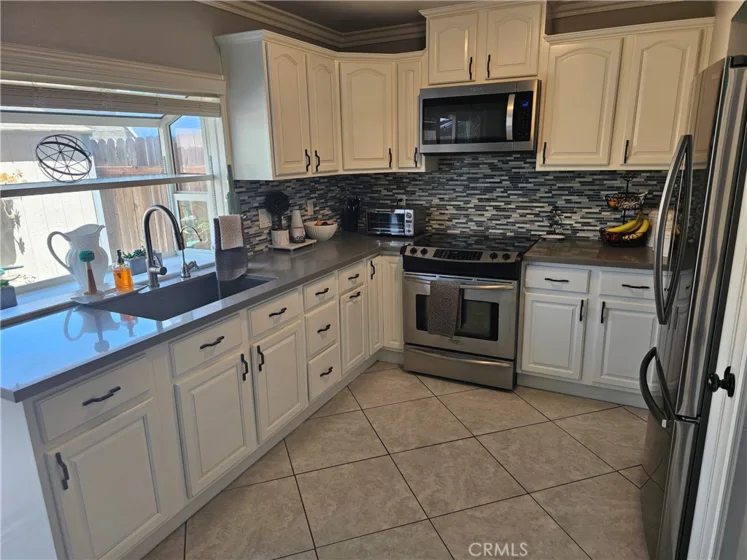 2990 Bradford photo 6