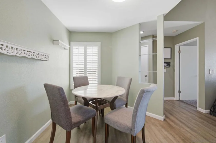 2055 Lakeridge #301 photo 12