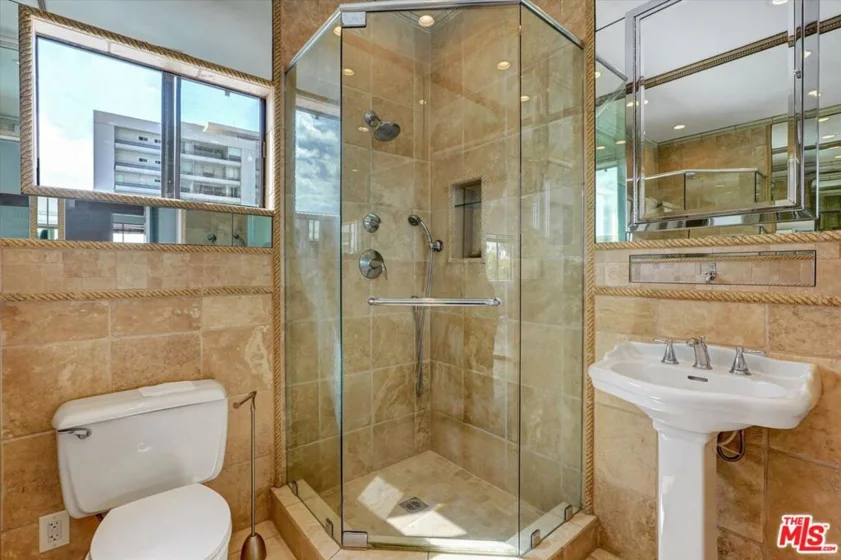1140 Alta Loma Road #303 photo 22