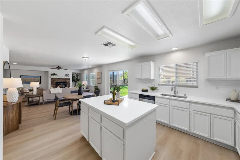46371 Sharon Street photo 2