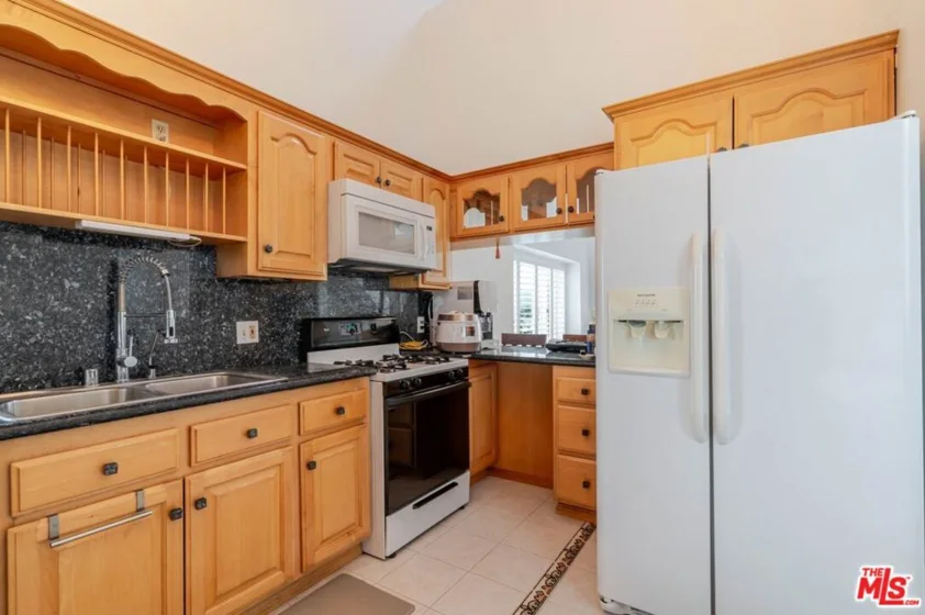1121 E Wilson Avenue #12 photo 11