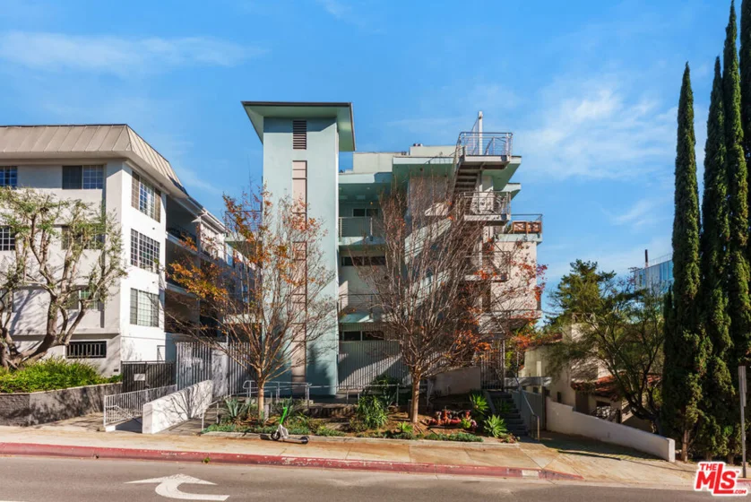 1152 N La Cienega Boulevard #201 photo 20