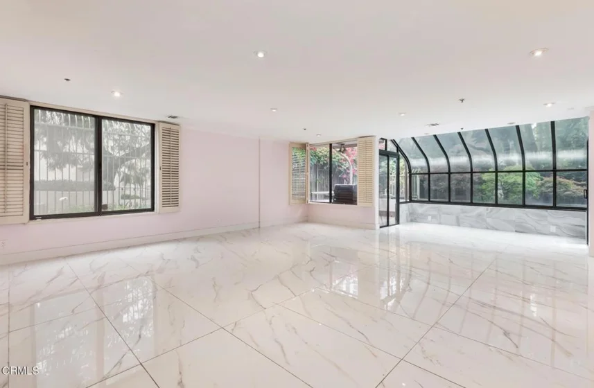 121 S Hope Street #11 photo 13