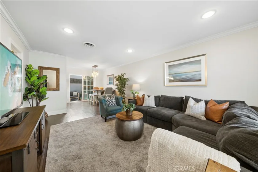 2414 Niagara photo 1