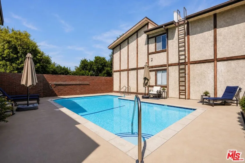 5500 Lindley Avenue #217 photo 2