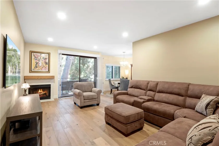13331 Moorpark Street #131 photo 1