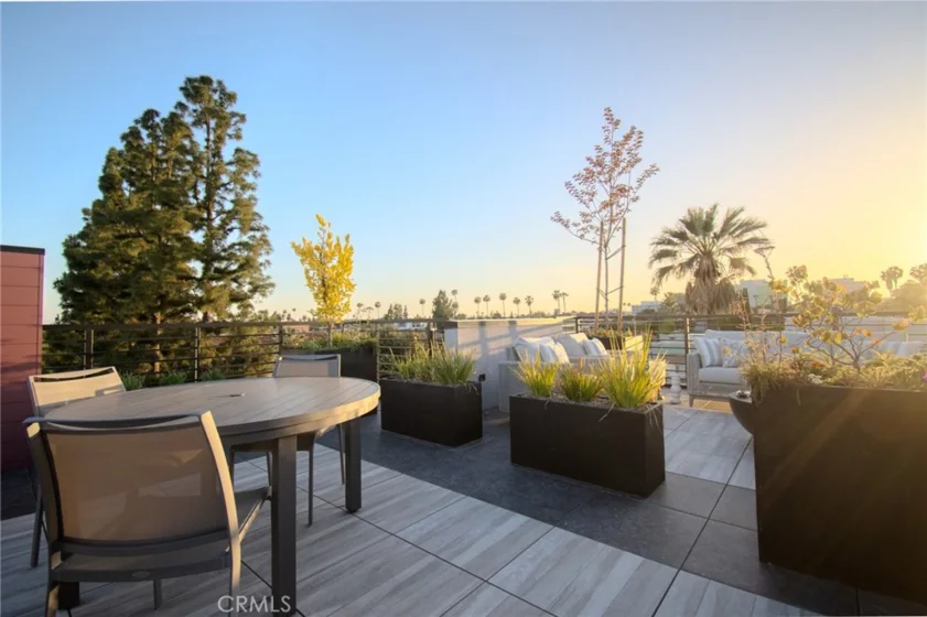 150 S Oak Knoll #103 photo 15