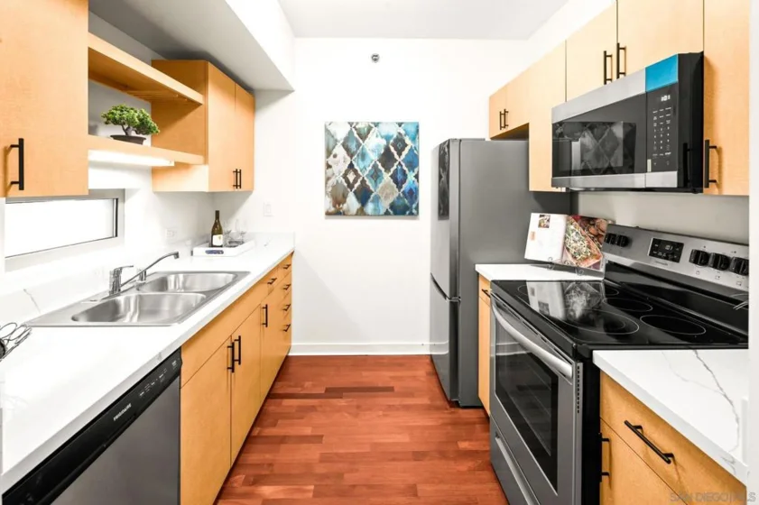 425 W Beech #327 photo 8