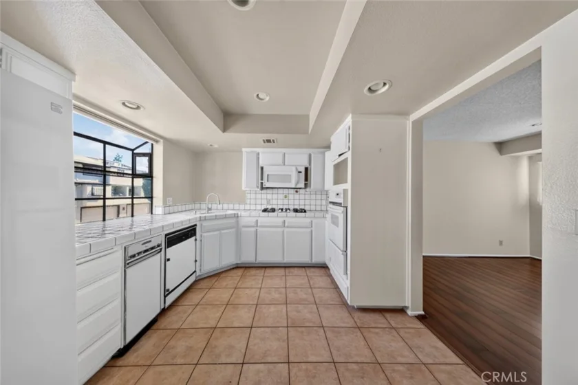 7650 Topanga Canyon Boulevard #9 photo 15