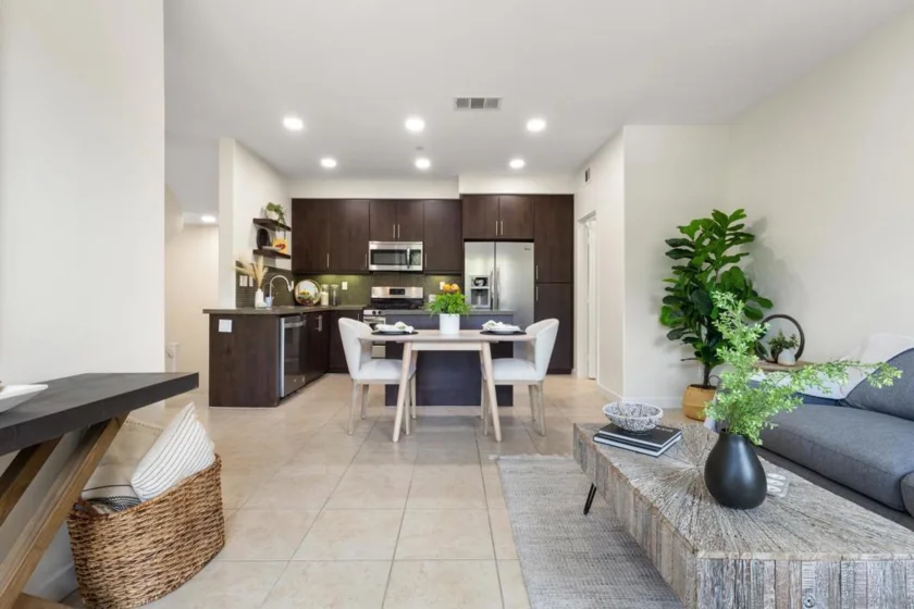 2104 Cosmo Way photo 19