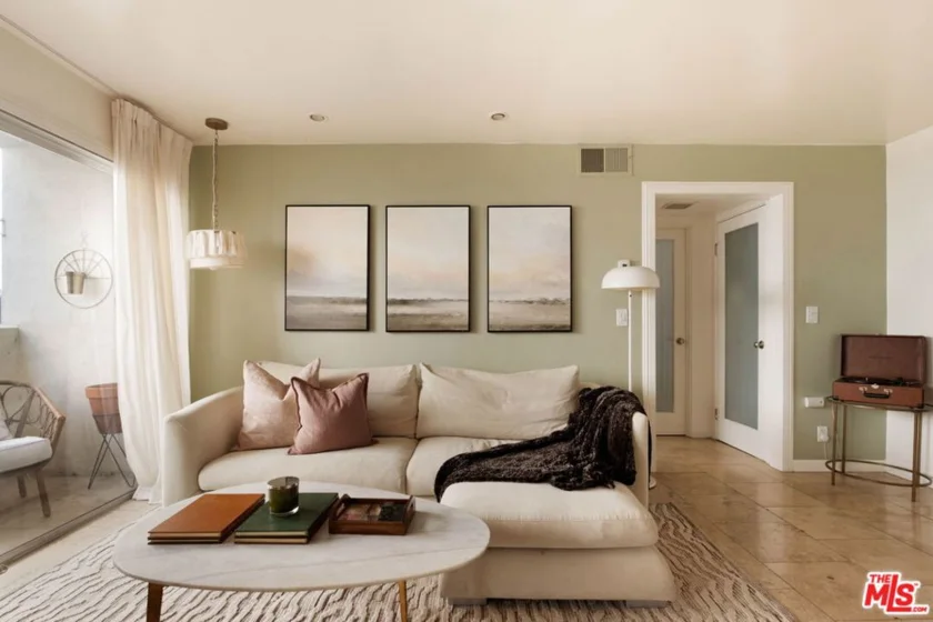 1021 N Crescent Heights Boulevard #207 photo 5