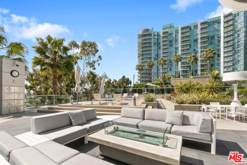 13600 Marina Pointe Drive #907 photo 22