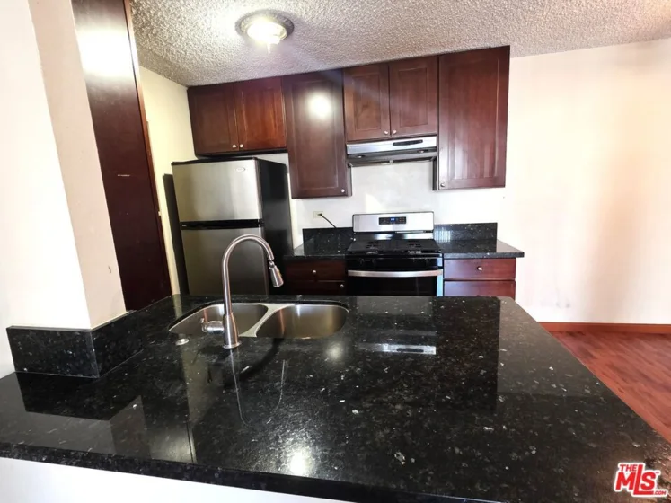 421 S La Fayette Park Place #712 photo 16