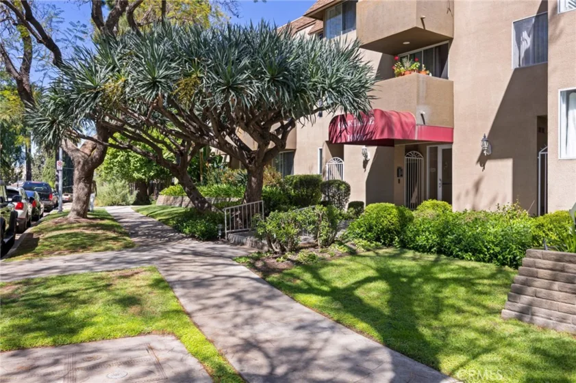 14141 Dickens #312 photo 24