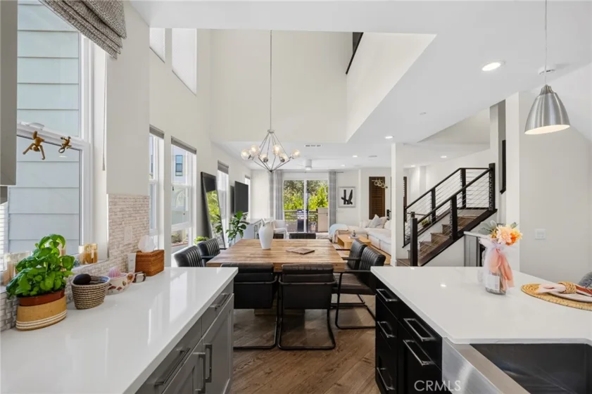 1687 Grand View photo 12