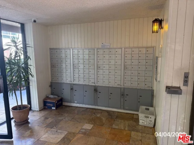 525 S Ardmore Avenue #242 photo 6