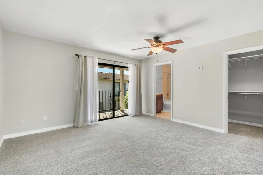 835 E Avenue #B photo 27