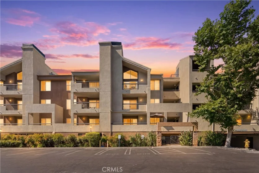 5535 Canoga #332 photo 1