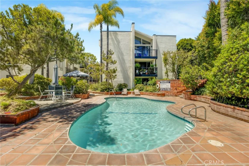 1340 S Beverly Glen Boulevard #211 photo 10
