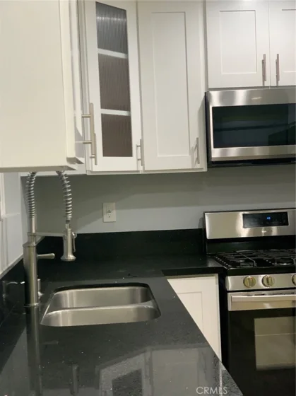 531 W 80th Street photo 3
